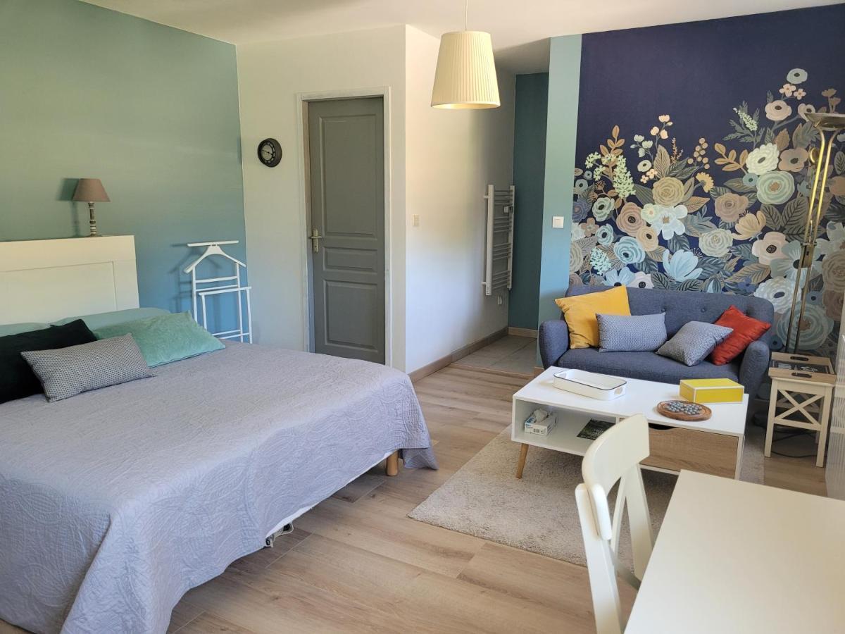 L'Atelier 7 Bed & Breakfast Saintes Dış mekan fotoğraf